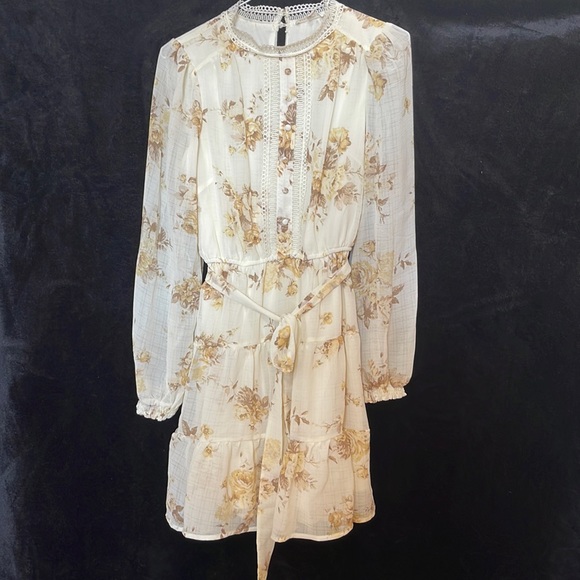 mini 👗dress - Picture 1 of 7